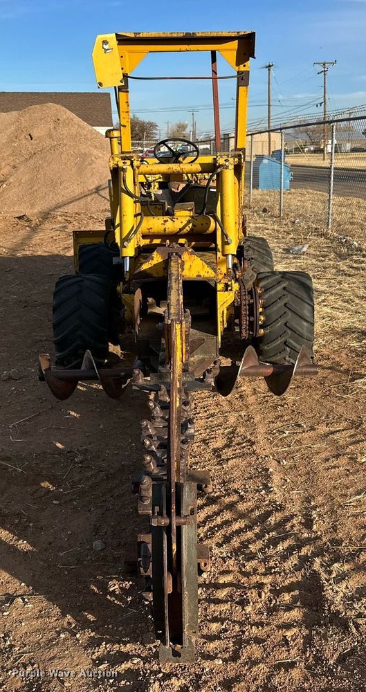 image for item JT9211 1986 Vermeer M455  trencher