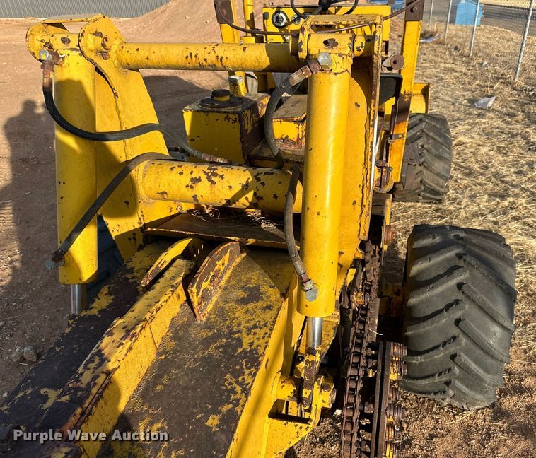 image for item JT9211 1986 Vermeer M455  trencher