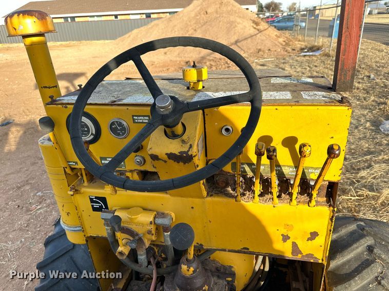 image for item JT9211 1986 Vermeer M455  trencher