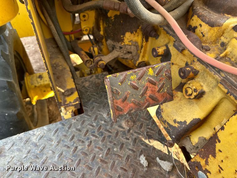 image for item JT9211 1986 Vermeer M455  trencher