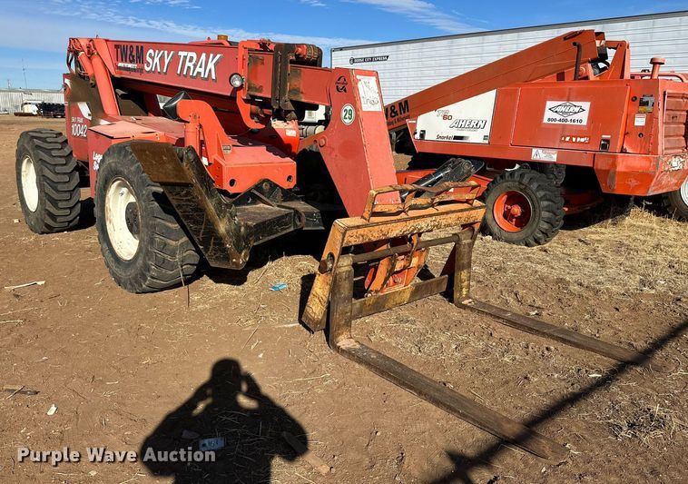 image for item JT9214 2001 Sky Trak 10042  telehandler