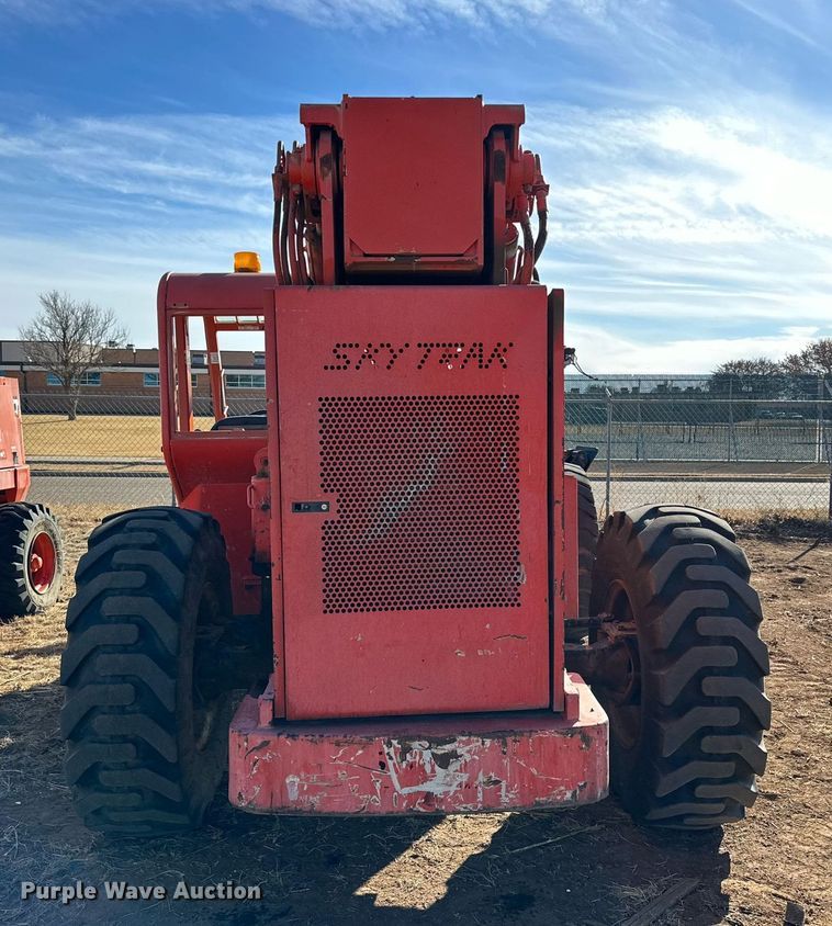 image for item JT9214 2001 Sky Trak 10042  telehandler