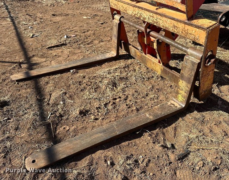 image for item JT9214 2001 Sky Trak 10042  telehandler