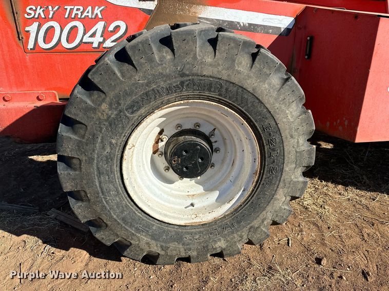 image for item JT9214 2001 Sky Trak 10042  telehandler