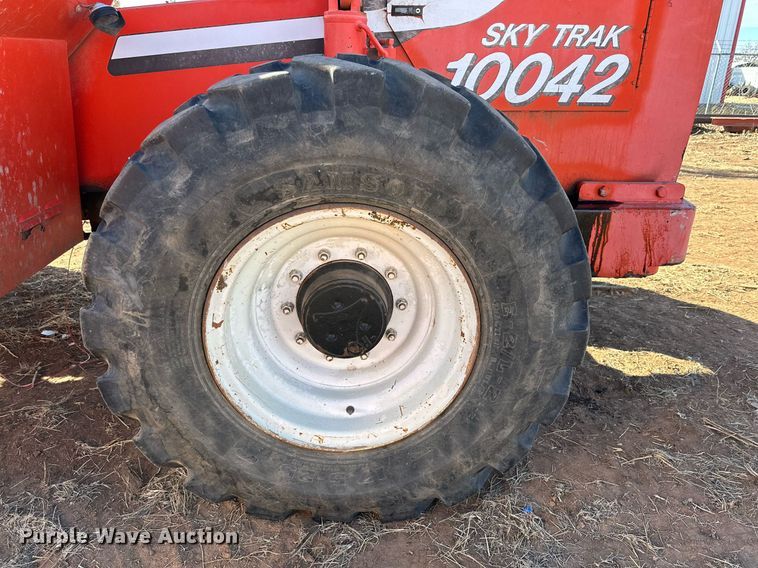 image for item JT9214 2001 Sky Trak 10042  telehandler