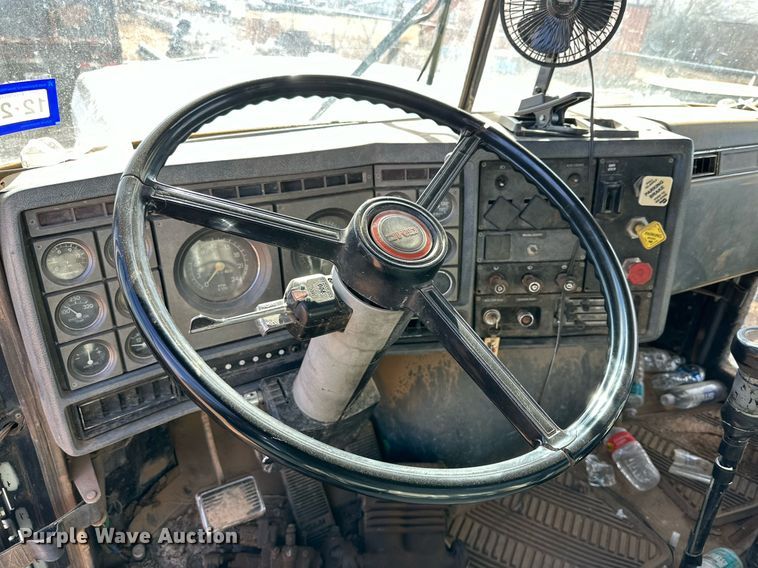 image for item JT9218 1985 GMC General  dump truck