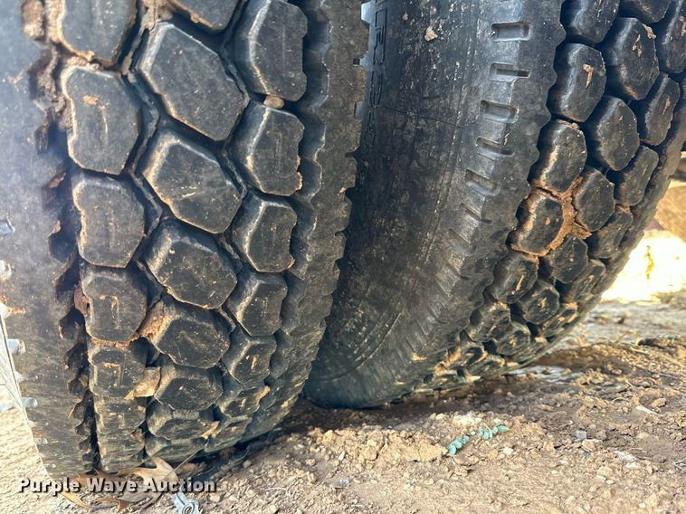 image for item JT9218 1985 GMC General  dump truck