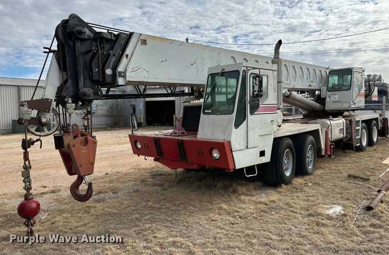 image for item JT9220 1981 Link-Belt HTC1040  crane