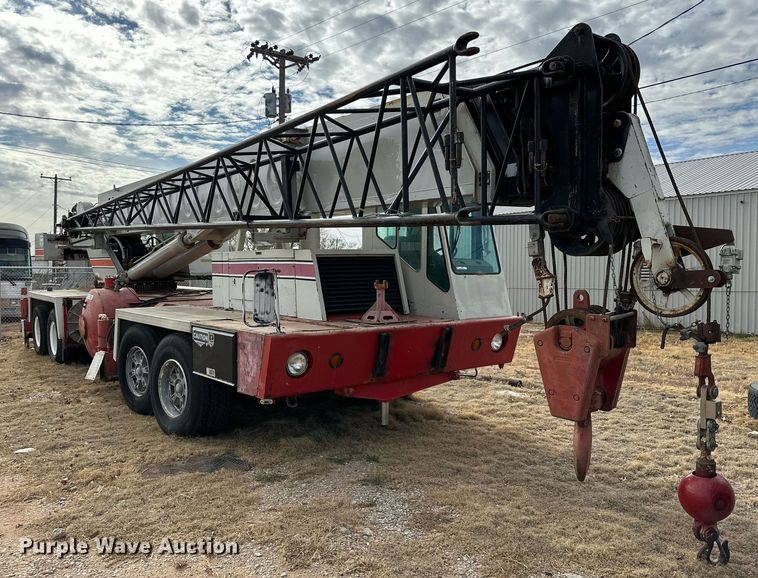 image for item JT9220 1981 Link-Belt HTC1040  crane