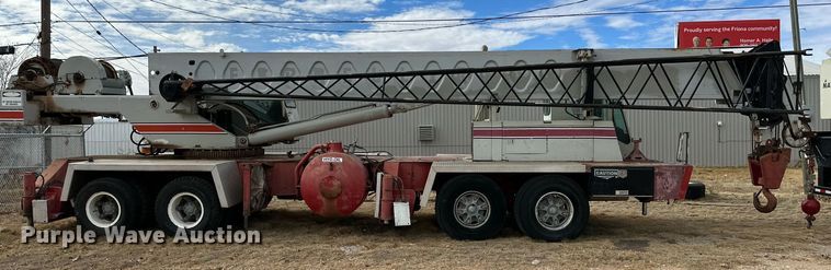 image for item JT9220 1981 Link-Belt HTC1040  crane