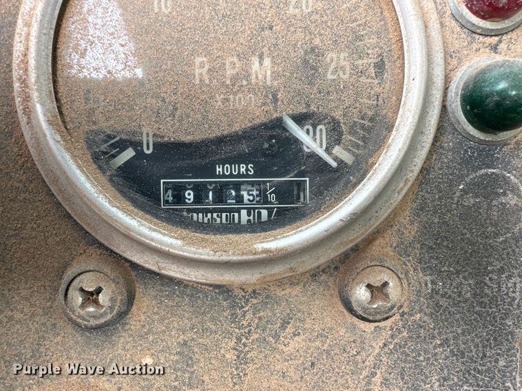 image for item JT9220 1981 Link-Belt HTC1040  crane