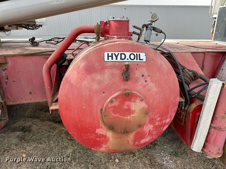 image for item JT9220 1981 Link-Belt HTC1040  crane