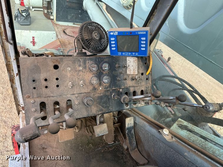 image for item JT9220 1981 Link-Belt HTC1040  crane