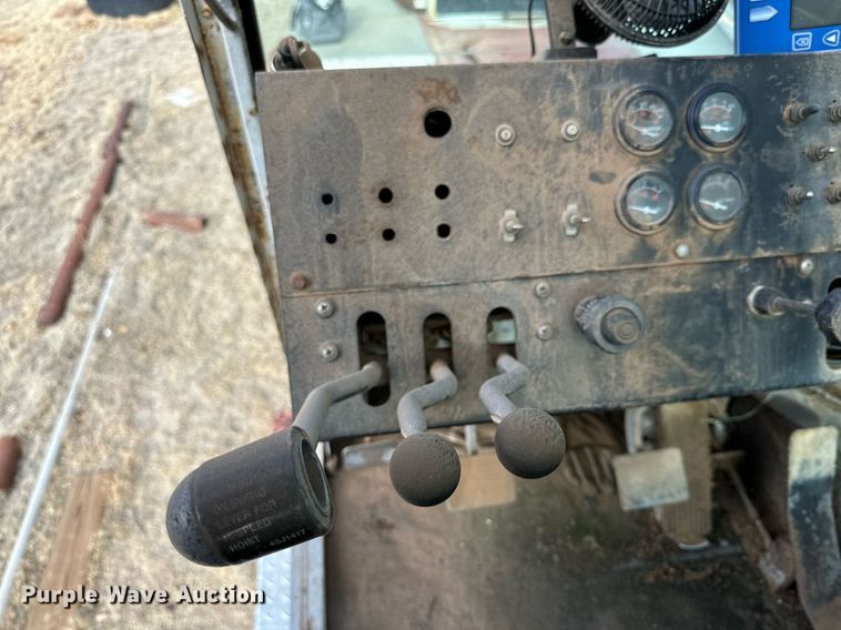 image for item JT9220 1981 Link-Belt HTC1040  crane