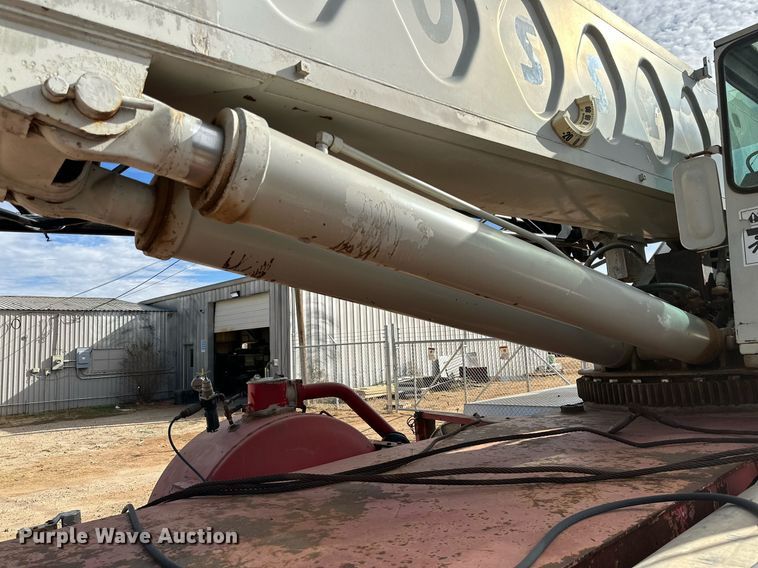 image for item JT9220 1981 Link-Belt HTC1040  crane