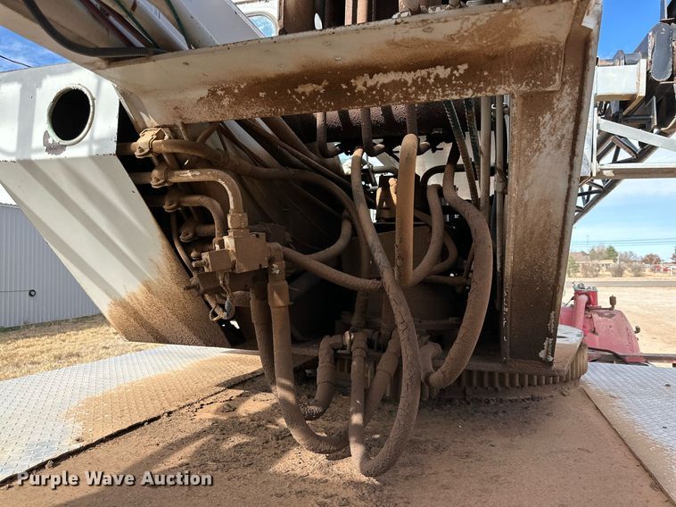 image for item JT9220 1981 Link-Belt HTC1040  crane