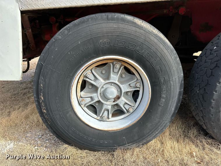 image for item JT9220 1981 Link-Belt HTC1040  crane