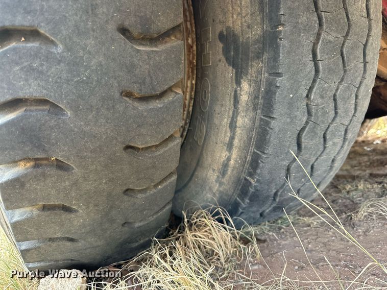 image for item JT9220 1981 Link-Belt HTC1040  crane