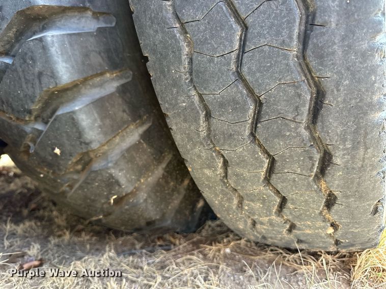 image for item JT9220 1981 Link-Belt HTC1040  crane