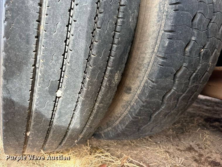 image for item JT9220 1981 Link-Belt HTC1040  crane