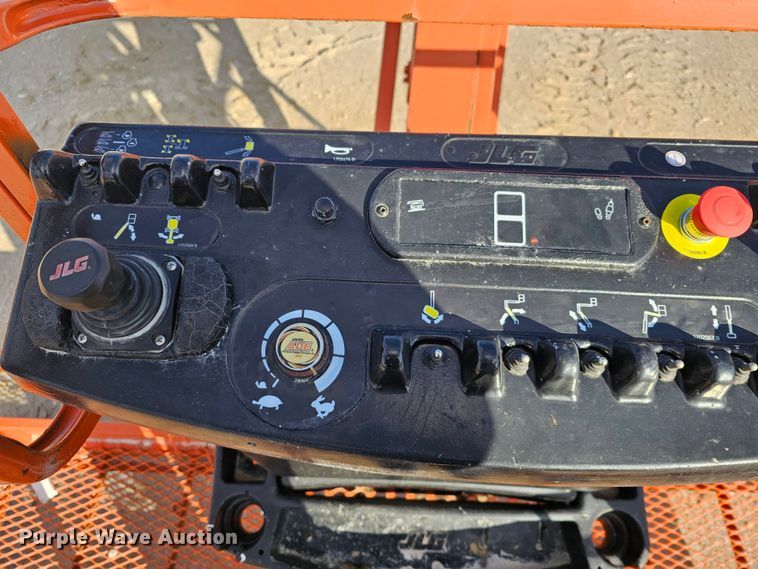 image for item KG9522 2002 JLG 600AJ  boom lift