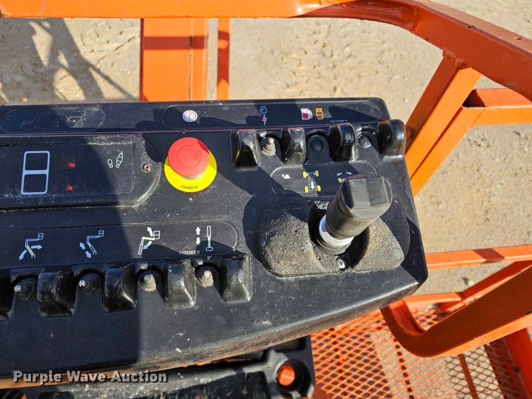 image for item KG9522 2002 JLG 600AJ  boom lift