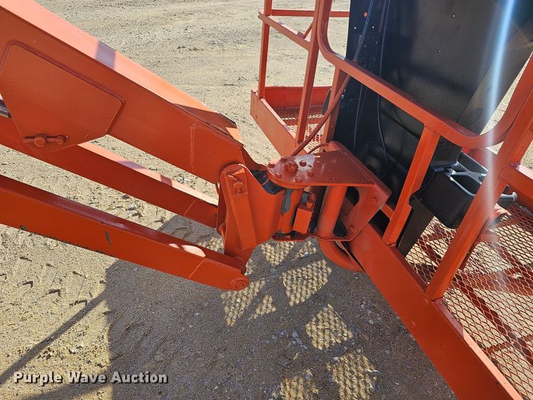 image for item KG9522 2002 JLG 600AJ  boom lift