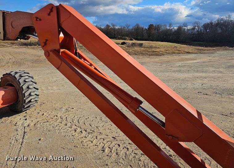 image for item KG9522 2002 JLG 600AJ  boom lift