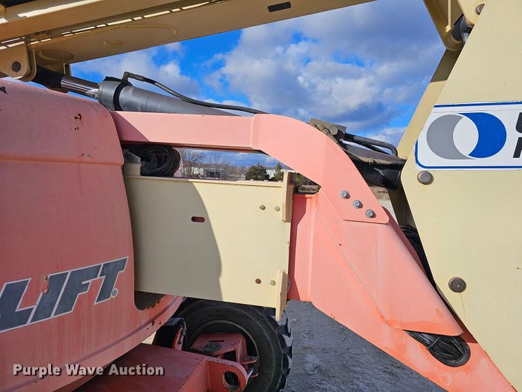 image for item KG9522 2002 JLG 600AJ  boom lift