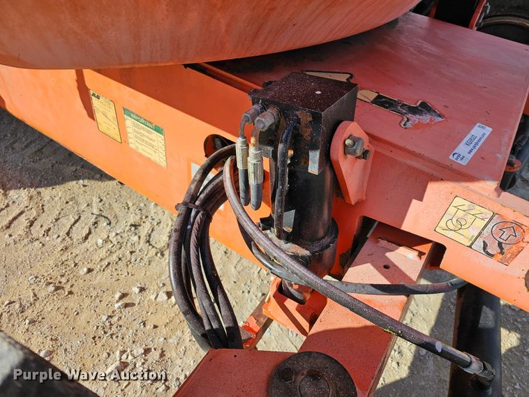 image for item KG9522 2002 JLG 600AJ  boom lift