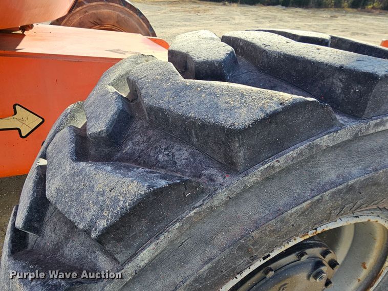 image for item KG9522 2002 JLG 600AJ  boom lift