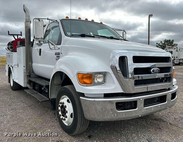 image for item KH9635 2009 Ford F650 Super Duty XL  Ext. Cab utility / service truck