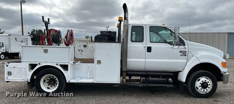 image for item KH9635 2009 Ford F650 Super Duty XL  Ext. Cab utility / service truck
