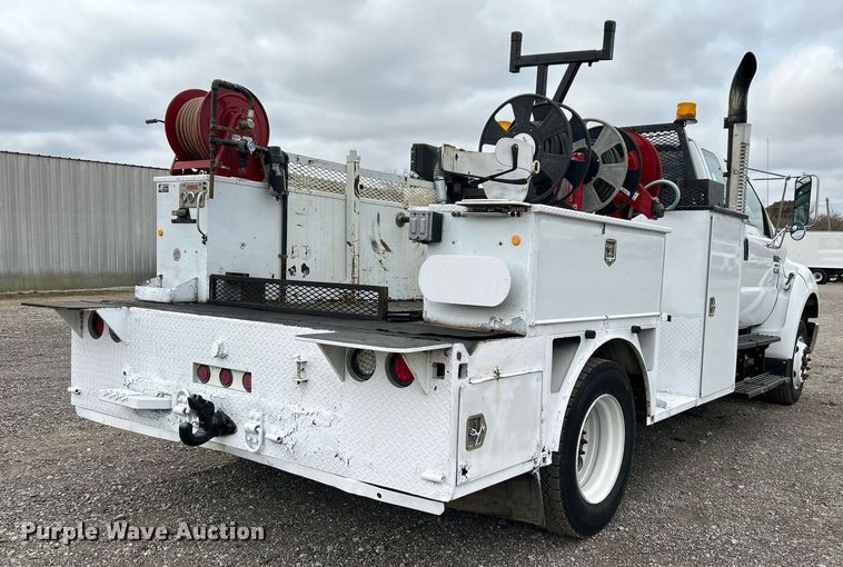 image for item KH9635 2009 Ford F650 Super Duty XL  Ext. Cab utility / service truck