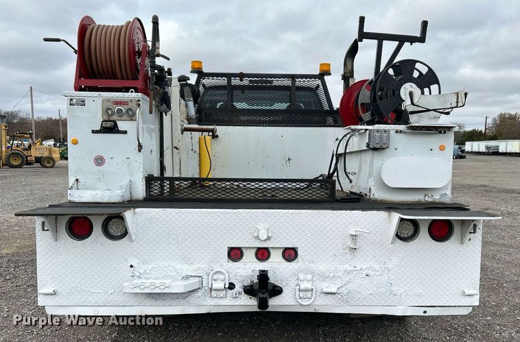 image for item KH9635 2009 Ford F650 Super Duty XL  Ext. Cab utility / service truck