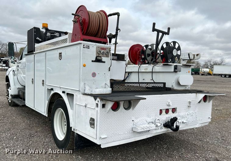 image for item KH9635 2009 Ford F650 Super Duty XL  Ext. Cab utility / service truck