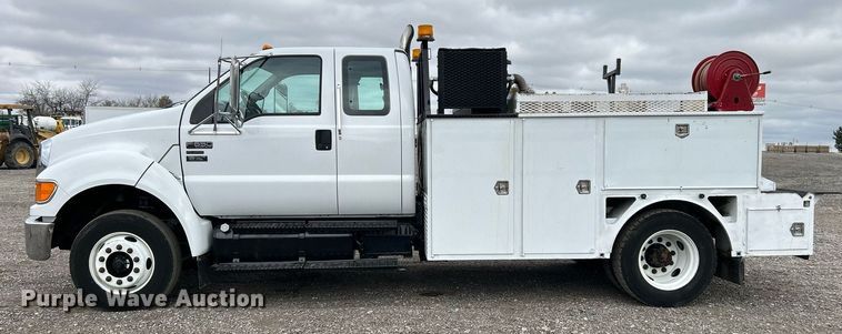 image for item KH9635 2009 Ford F650 Super Duty XL  Ext. Cab utility / service truck