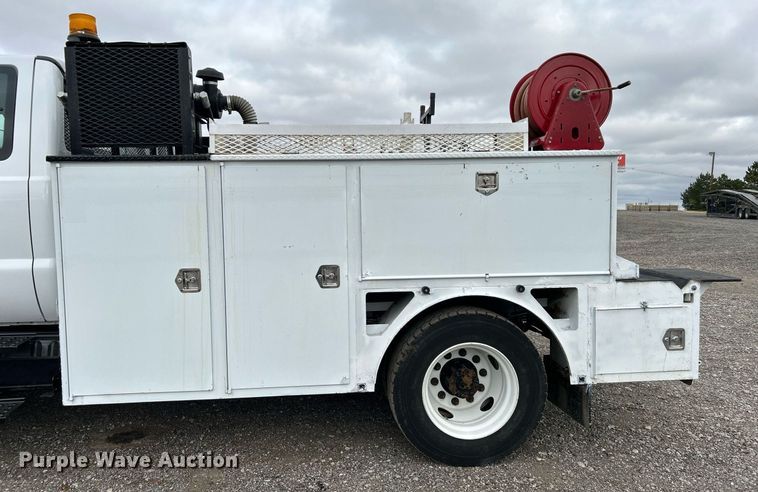 image for item KH9635 2009 Ford F650 Super Duty XL  Ext. Cab utility / service truck