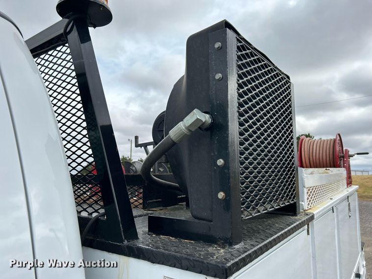 image for item KH9635 2009 Ford F650 Super Duty XL  Ext. Cab utility / service truck