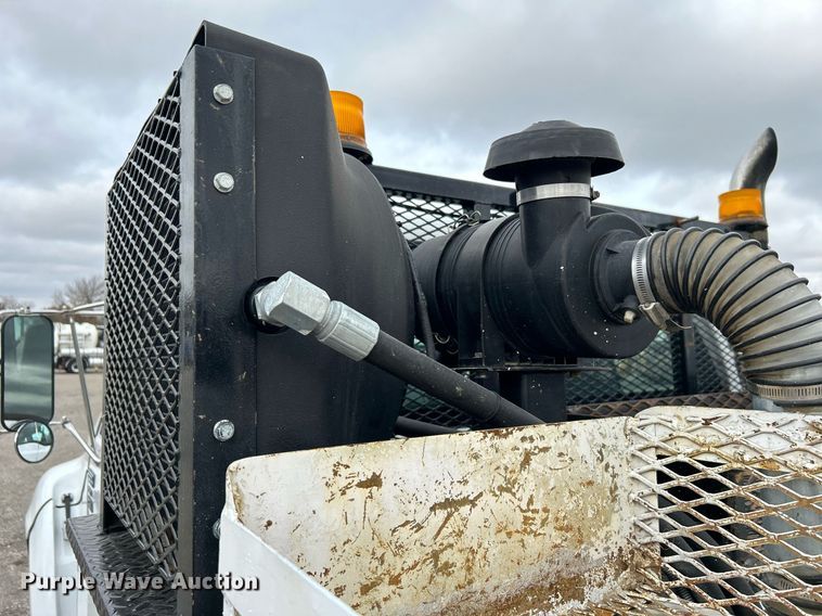 image for item KH9635 2009 Ford F650 Super Duty XL  Ext. Cab utility / service truck