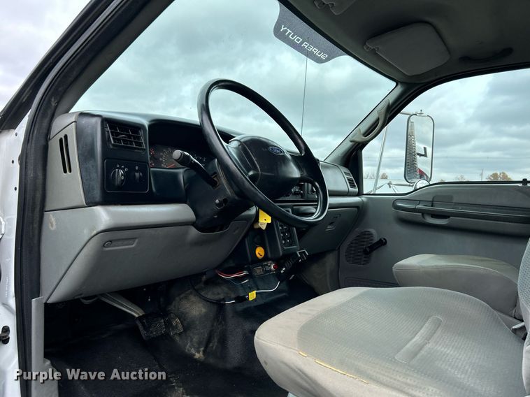 image for item KH9635 2009 Ford F650 Super Duty XL  Ext. Cab utility / service truck