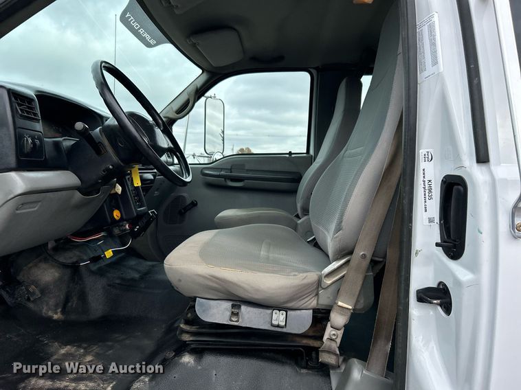 image for item KH9635 2009 Ford F650 Super Duty XL  Ext. Cab utility / service truck