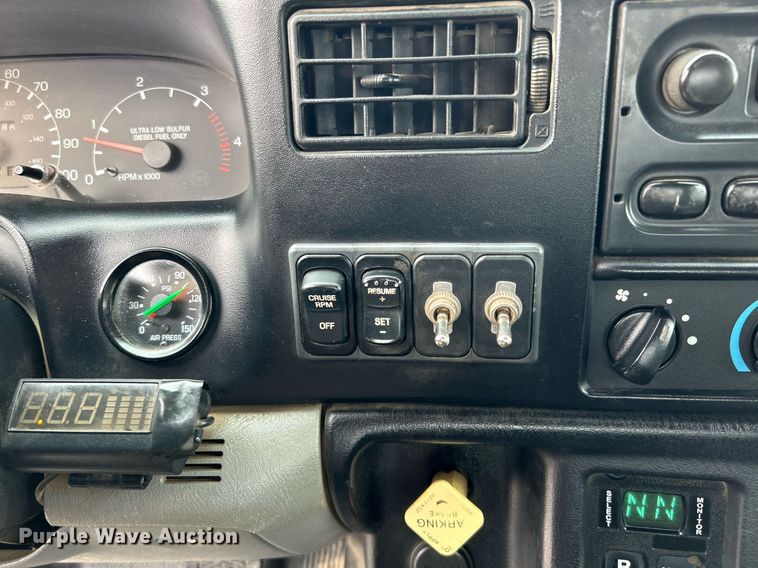 image for item KH9635 2009 Ford F650 Super Duty XL  Ext. Cab utility / service truck