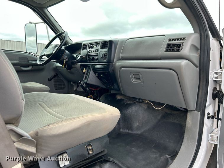 image for item KH9635 2009 Ford F650 Super Duty XL  Ext. Cab utility / service truck