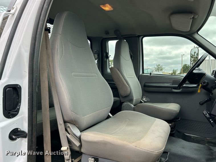 image for item KH9635 2009 Ford F650 Super Duty XL  Ext. Cab utility / service truck