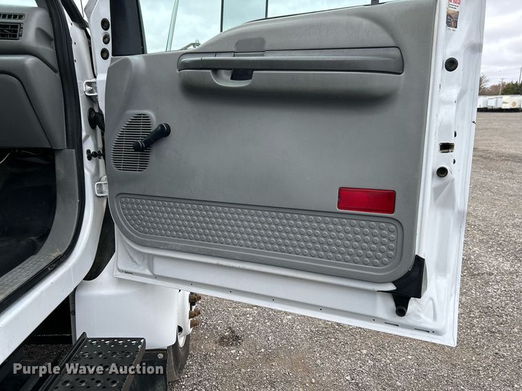 image for item KH9635 2009 Ford F650 Super Duty XL  Ext. Cab utility / service truck