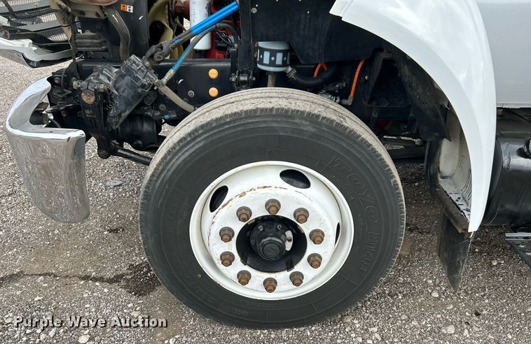 image for item KH9635 2009 Ford F650 Super Duty XL  Ext. Cab utility / service truck