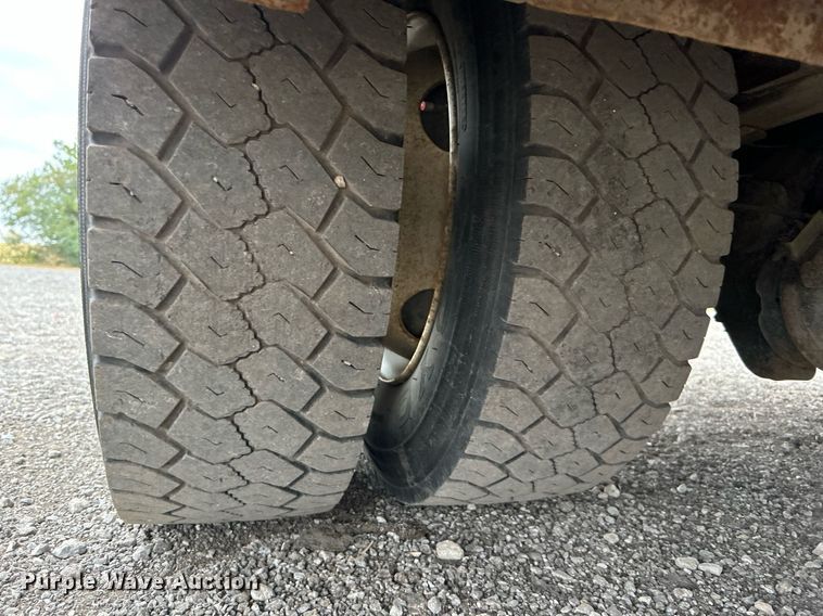 image for item KH9635 2009 Ford F650 Super Duty XL  Ext. Cab utility / service truck