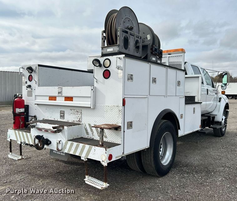 image for item KH9638 2010 Ford F750 Super Duty XL  Crew Cab utility / service truck