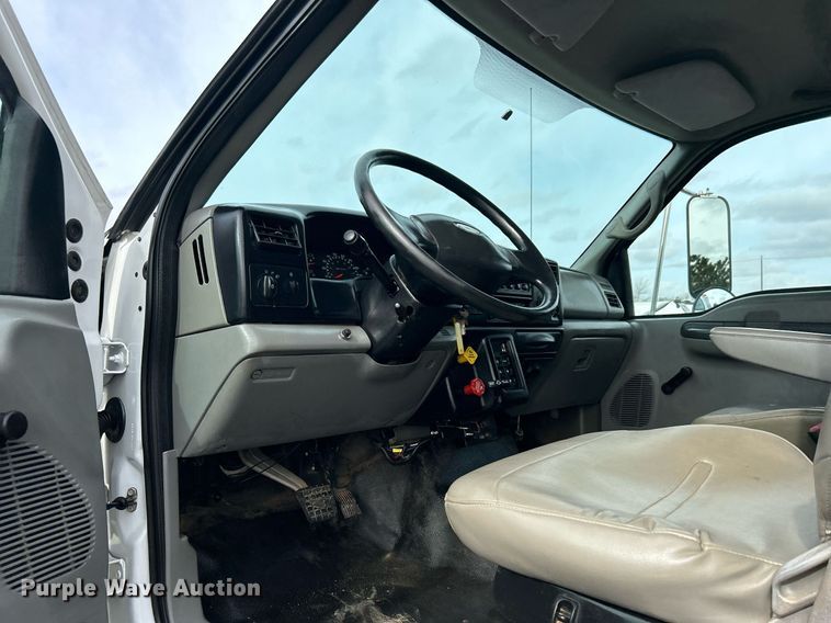 image for item KH9638 2010 Ford F750 Super Duty XL  Crew Cab utility / service truck